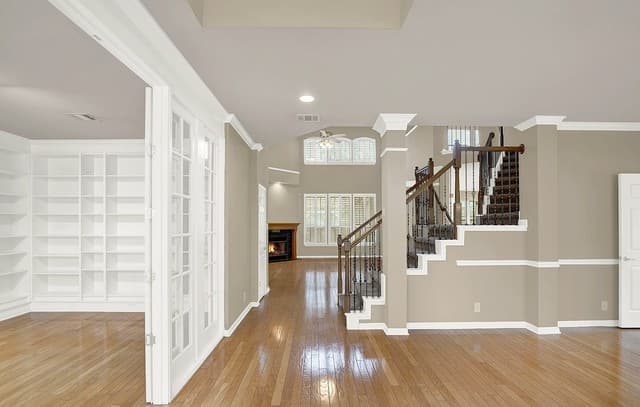 5-bedroom rental at 21107 Paradise Pass in Garden Ridge, TX — photo 5
