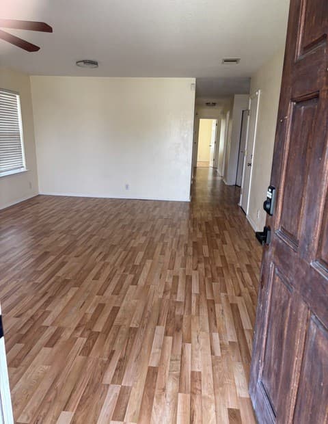 3-bedroom rental at 10730 Shaenmeadow in San Antonio, TX — photo 3