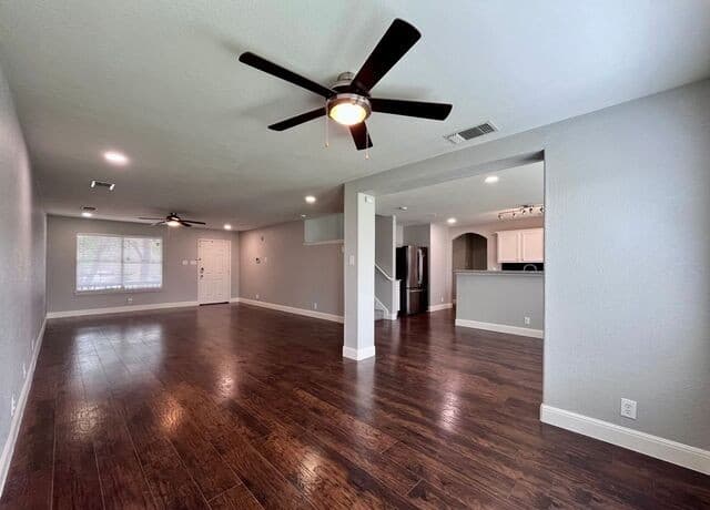 3-bedroom rental at 8734 Snow Goose in San Antonio, TX — photo 5
