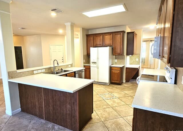 4-bedroom rental at 1507 Lookout Pt in San Antonio TX