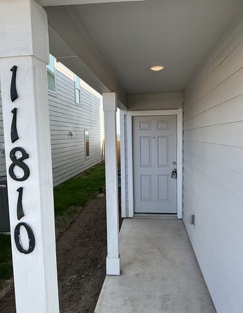 4-bedroom rental at 11810 Spiderwort Ridge in Converse, TX — photo 3