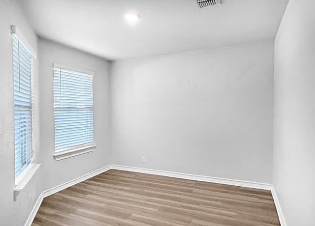 4-bedroom rental at 9320 Cord Grass in San Antonio, TX — photo 4