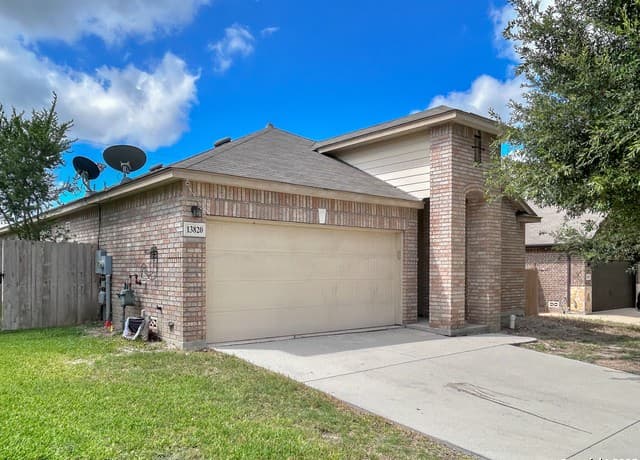 3-bedroom rental at 13820 Blakeville in Live Oak, TX — photo 3