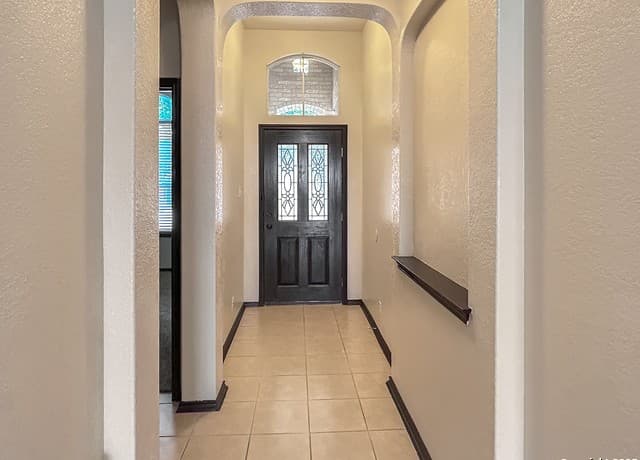 3-bedroom rental at 13820 Blakeville in Live Oak, TX — photo 5