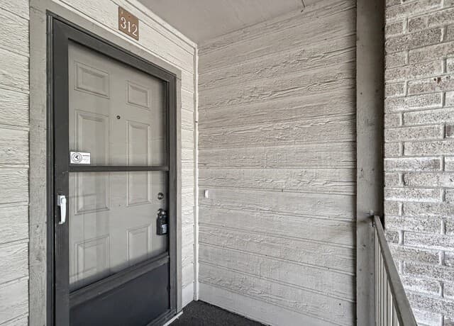 2-bedroom rental at 12446 Starcrest Dr Unit 312 in San Antonio, TX — photo 4