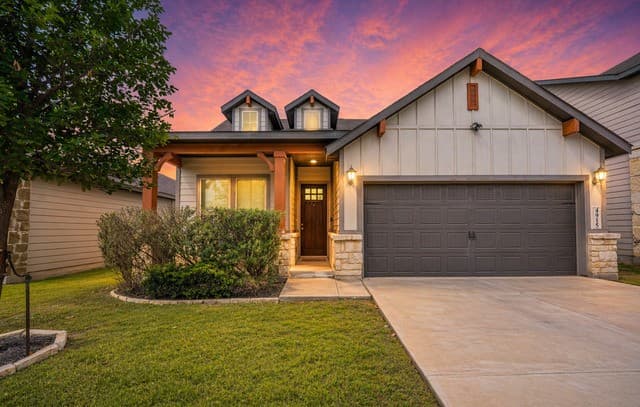 3-bedroom rental at 4915 Ranahan in St Hedwig TX
