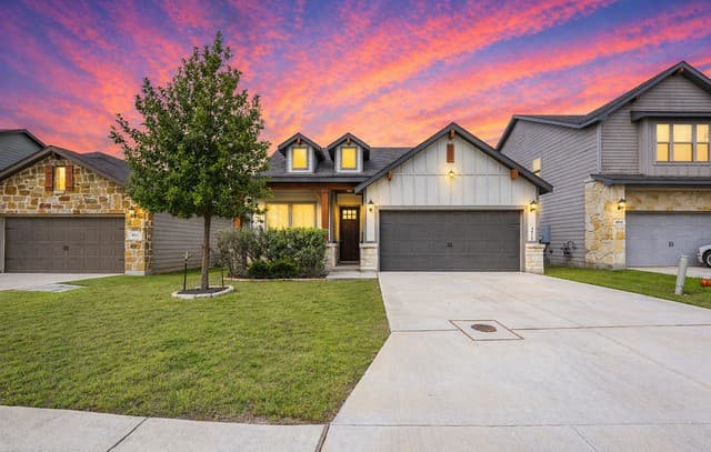 3-bedroom rental at 4915 Ranahan in St Hedwig, TX — photo 2