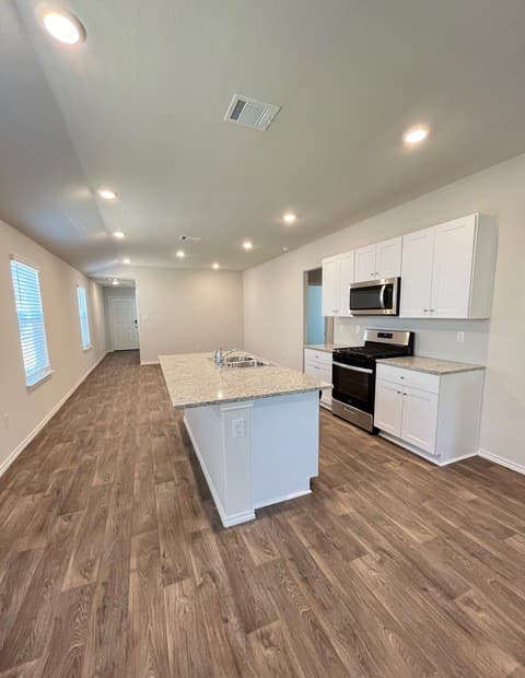 3-bedroom rental at 12130 Stoney Blue in San Antonio, TX — photo 5