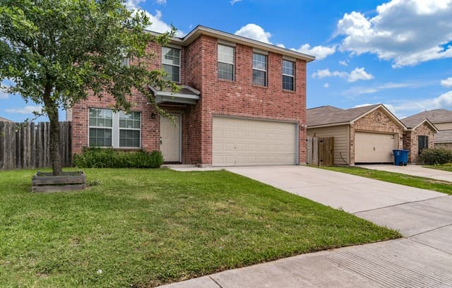 4-bedroom rental at 3410 Glacier Lk in San Antonio, TX — photo 2