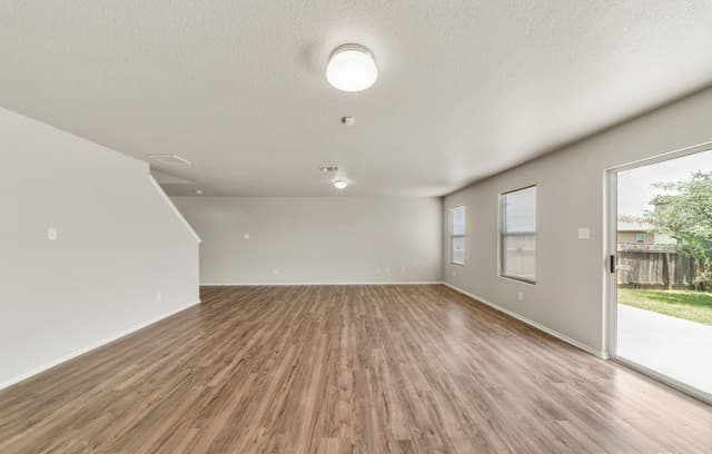 4-bedroom rental at 3410 Glacier Lk in San Antonio, TX — photo 5