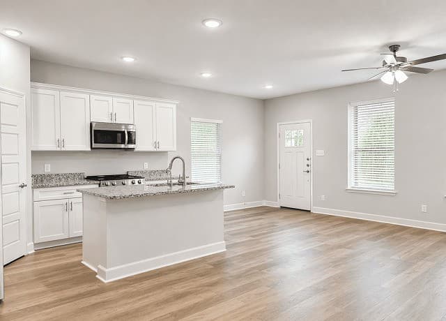 3-bedroom rental at 7158 Magnolia Creek Unit 101 in San Antonio, TX — photo 3