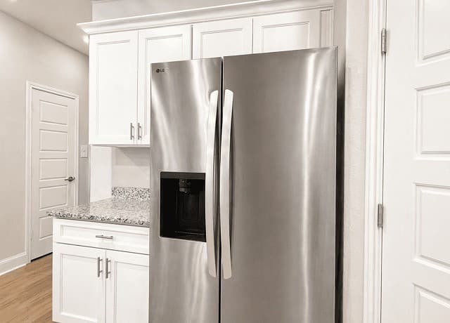 3-bedroom rental at 7158 Magnolia Creek Unit 201 in San Antonio, TX — photo 5