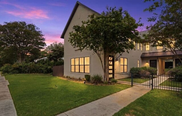 3-bedroom rental at 171 Barilla Pl Unit 103 in Alamo Heights, TX — photo 3