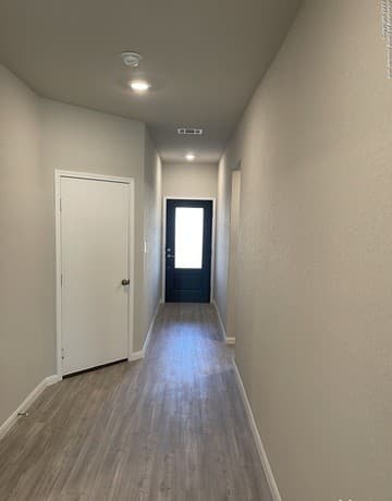 4-bedroom rental at 10538 Borlaug St in Converse, TX — photo 2