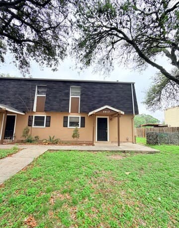 3-bedroom rental at 4813 Fred May in San Antonio, TX — photo 2