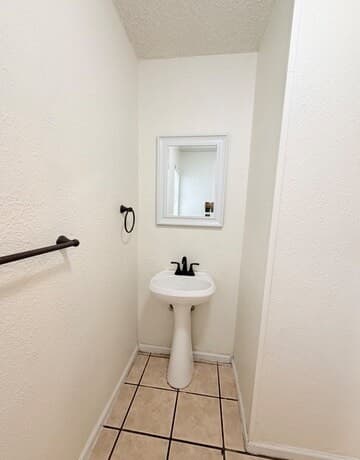 3-bedroom rental at 4813 Fred May in San Antonio, TX — photo 5