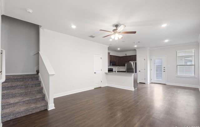 3-bedroom rental at 10303 Candlewood Way Unit 101 in San Antonio, TX — photo 2