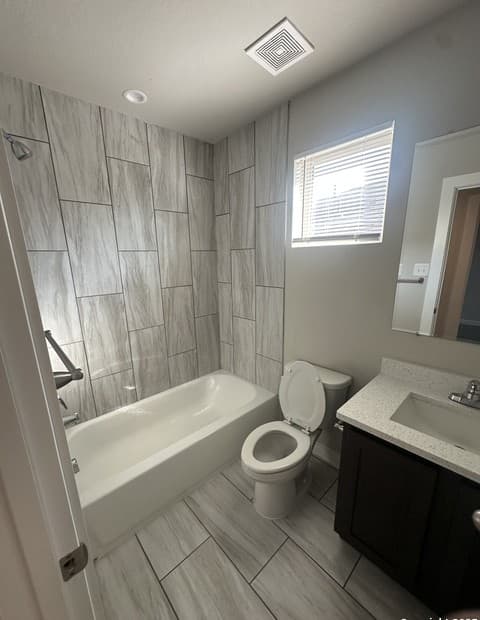 3-bedroom rental at 8419 Via Verona Unit 103 in San Antonio, TX — photo 3