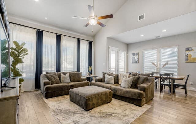 4-bedroom rental at 1125 Cadogan Squire in San Antonio, TX — photo 3