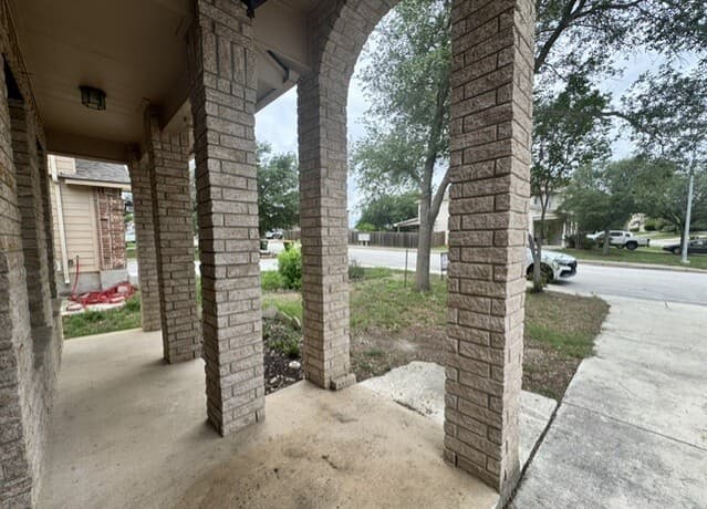 4-bedroom rental at 162 Coopers Hawk in San Antonio, TX — photo 3