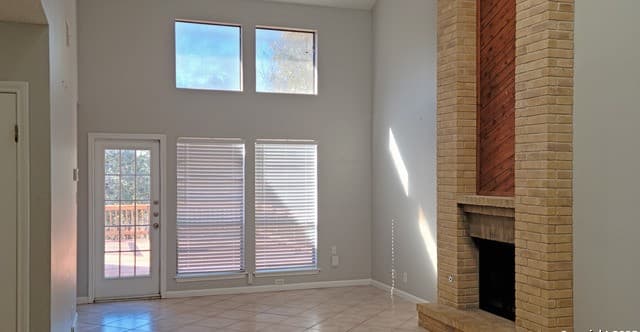 3-bedroom rental at 4919 Timber Wind in San Antonio, TX — photo 2