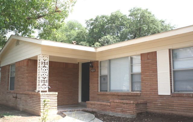 3-bedroom rental at 4614 Allegheny Dr in San Antonio, TX — photo 2