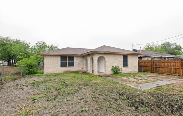 3-bedroom rental at 122 Surrels in San Antonio TX
