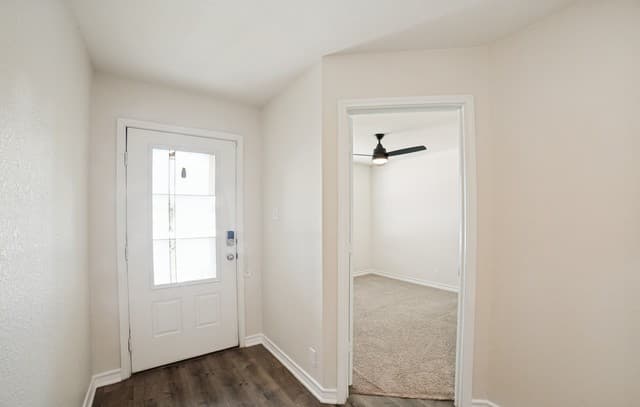 4-bedroom rental at 13080 Whisper Bend in San Antonio, TX — photo 4