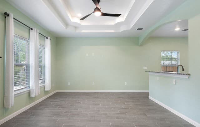 3-bedroom rental at 419 S San Manuel in San Antonio, TX — photo 3