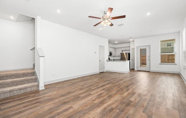 3-bedroom rental at 7607 Gramercy Way Unit 102 in San Antonio, TX — photo 4