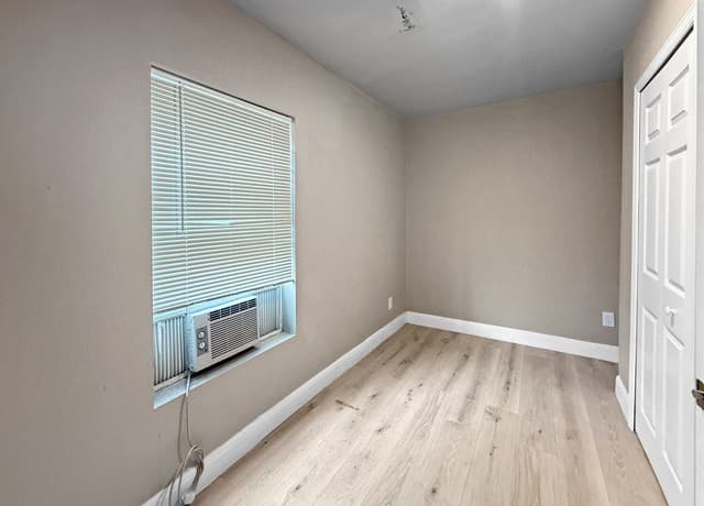 3-bedroom rental at 224 W Pyron Unit B in San Antonio, TX — photo 2