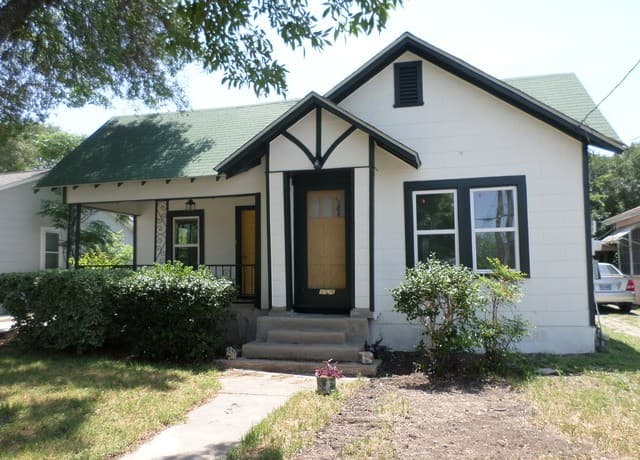 2-bedroom rental at 1706 Texas Ave in San Antonio TX