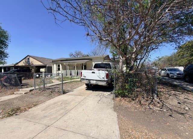 2-bedroom rental at 2503 Arbor Pl in San Antonio TX
