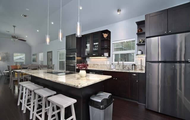 2-bedroom rental at 521 Dawson St in San Antonio, TX — photo 2
