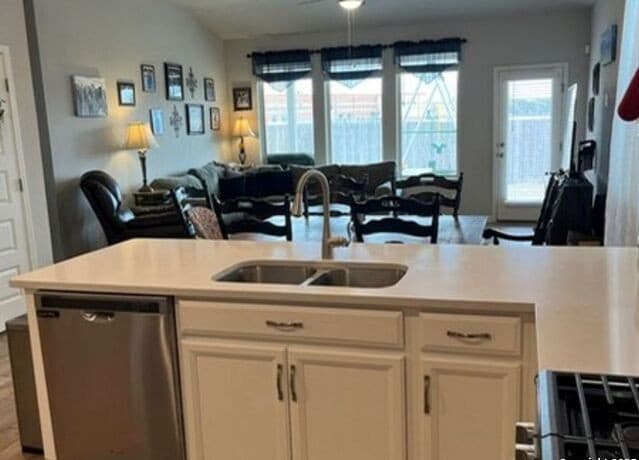 4-bedroom rental at 9102 Novacek Blvd in San Antonio, TX — photo 3