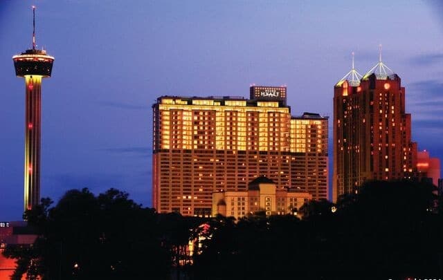 1-bedroom rental at 610 E Market St Unit 2803 in San Antonio, TX — photo 3