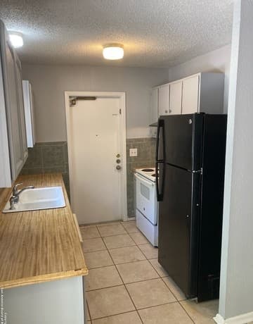 4-bedroom rental at 4426 Avenida Prima St in San Antonio, TX — photo 5