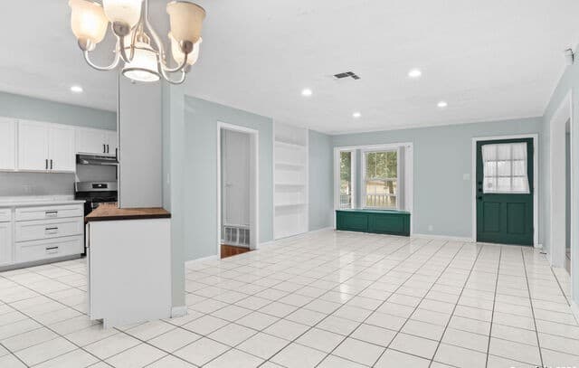 3-bedroom rental at 527 Lively Dr in San Antonio, TX — photo 4