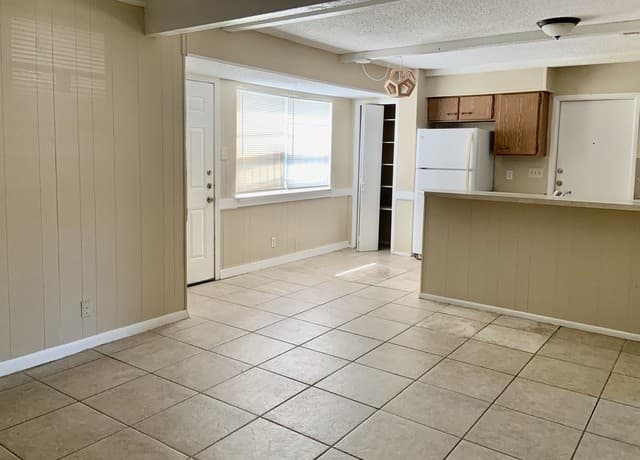 3-bedroom rental at 5602 Ponderosa in San Antonio, TX — photo 4