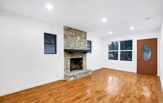 2-bedroom rental at 1920 Leal in San Antonio, TX — photo 2