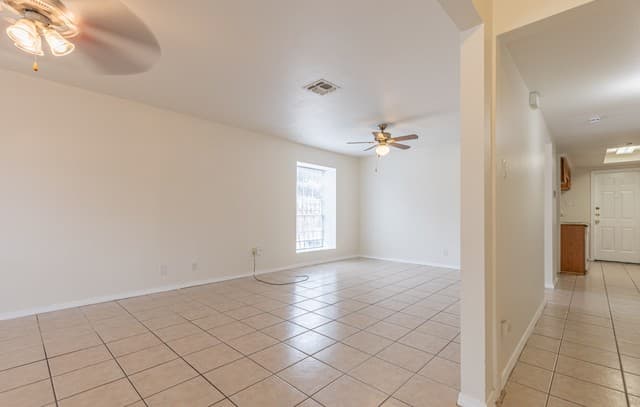2-bedroom rental at 14423 Brook Hollow Blvd Unit A in San Antonio, TX — photo 4