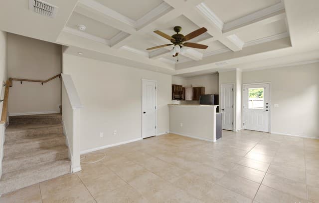 3-bedroom rental at 6615 Arancione Ave Unit 103 in San Antonio, TX — photo 5