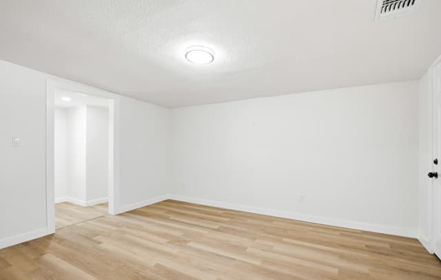 1-bedroom rental at 318 Ferguson Ave Unit 2 in San Antonio, TX — photo 5