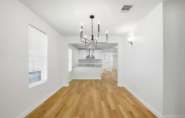 3-bedroom rental at 318 Ferguson Ave Unit 1 in San Antonio, TX — photo 3