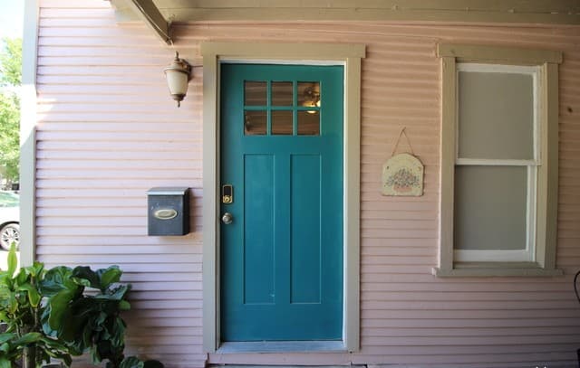 2-bedroom rental at 324 E French Pl in San Antonio TX