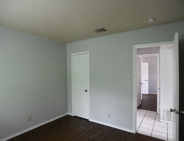 2-bedroom rental at 5529 Lochmoor Unit 2 in San Antonio, TX — photo 4