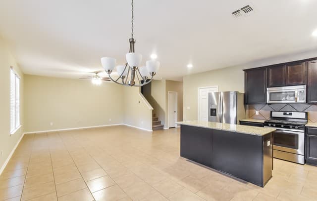 3-bedroom rental at 12831 Limestone Way in San Antonio, TX — photo 4