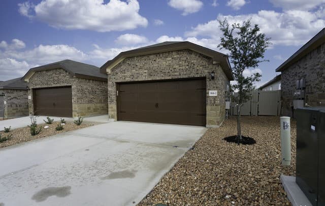 3-bedroom rental at 5506 Rio Canyon Unit 2 in Converse, TX — photo 3