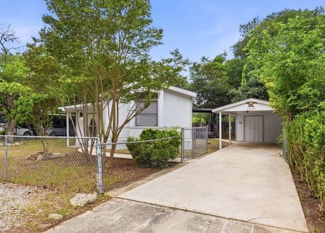 3-bedroom rental at 25107 Ada Mae St Unit 1 in San Antonio TX