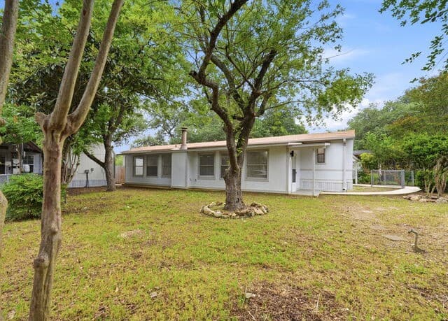 3-bedroom rental at 25107 Ada Mae St Unit 1 in San Antonio, TX — photo 2
